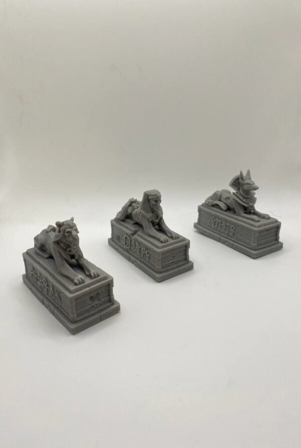 Sarcophages Ancestraux avec Gardiens Animaliers – Image 2